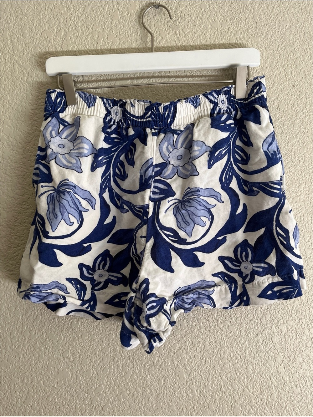 H & M Floral Linen Blend Shorts Women’s Size Medium